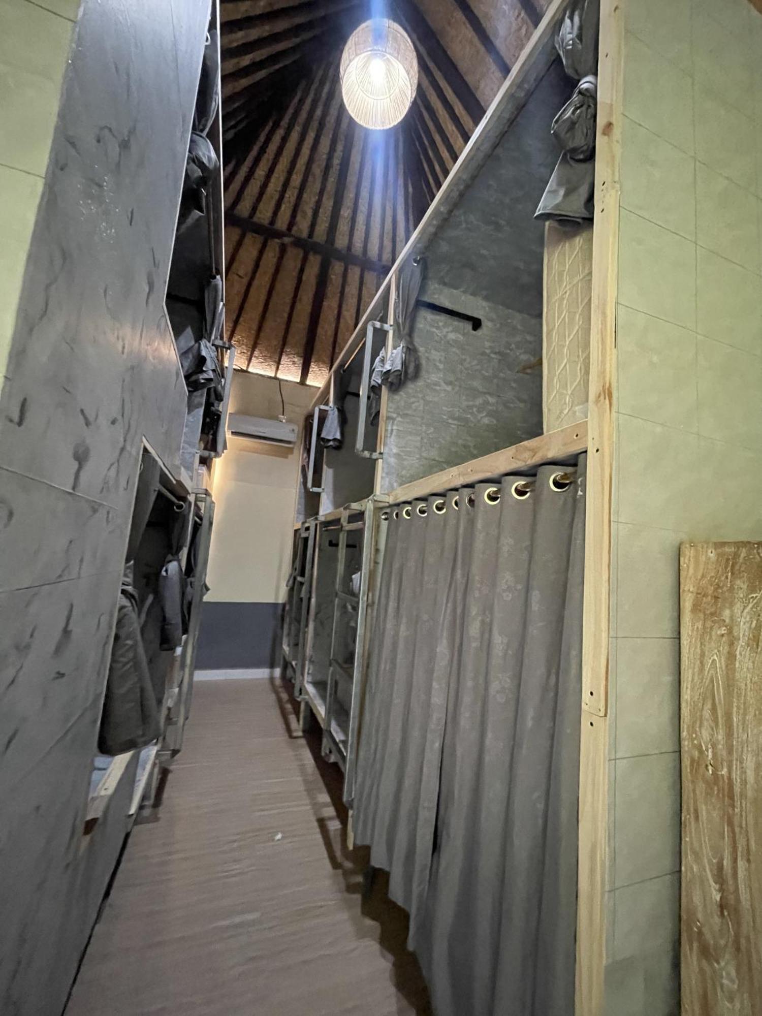 Pedidi Penida Hostel Batununggul Exteriör bild
