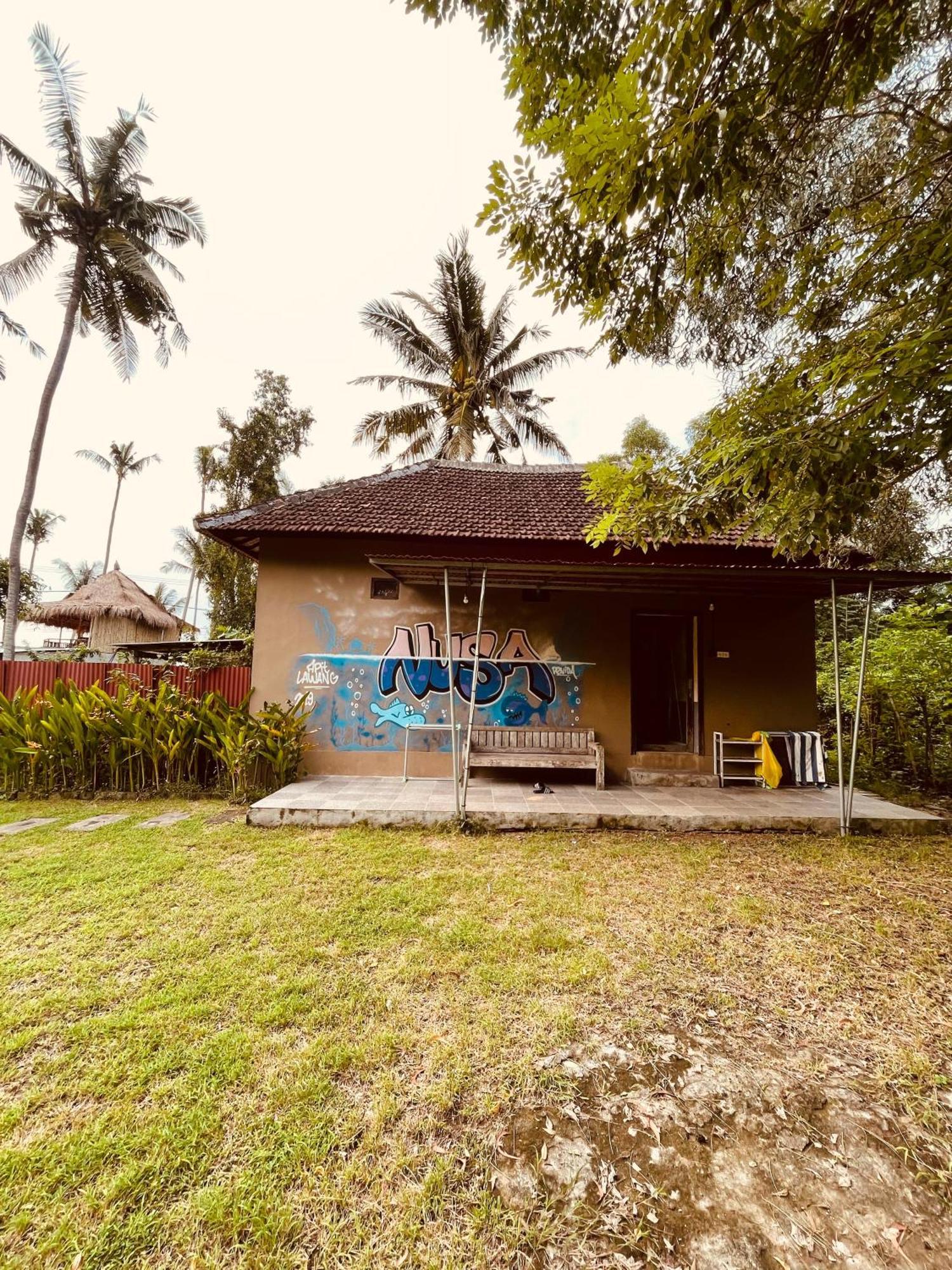Pedidi Penida Hostel Batununggul Exteriör bild
